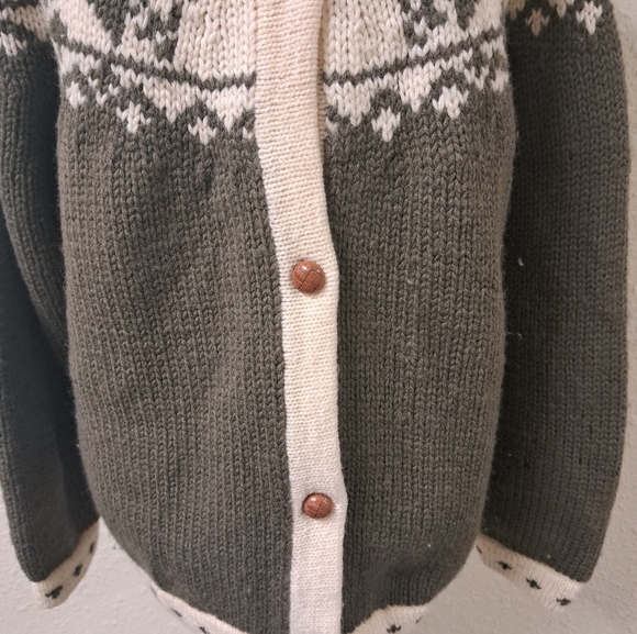 Beautiful Vintage GAP hand knit cardigan - Picture 3 of 7